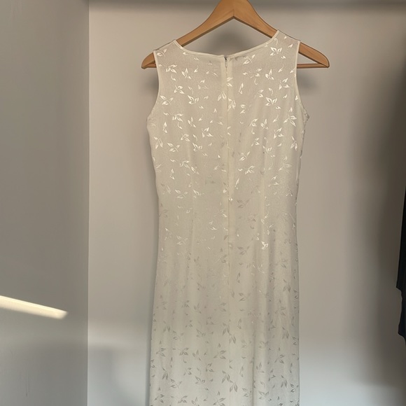 White floral satin maxi/midi dress - Picture 3 of 7